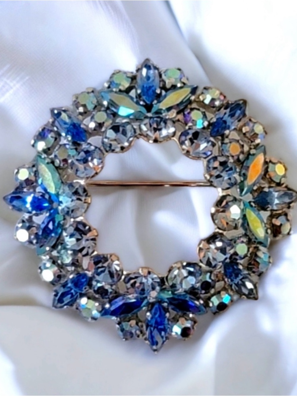Vintage Signed Sherman Blue Aurora Borealis Rhinestone Wreath Brooch Canada
